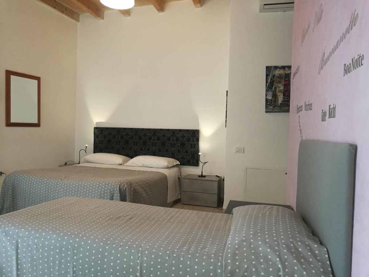 La Corte Del Borgo Antico Bari Exterior foto